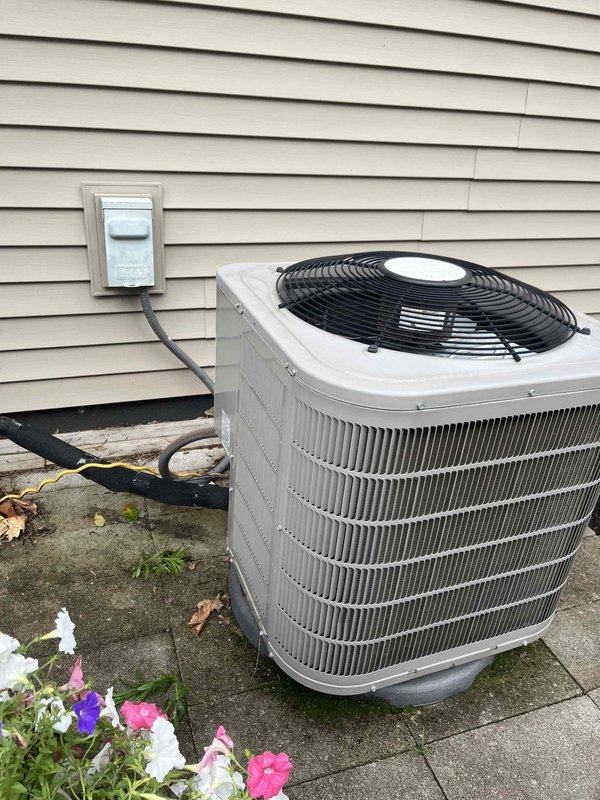 Performed routine cooling maintenance inspection on residential air conditioning system. Upon arrival, accessed and inspected condenser unit electrical components including capacitor, contactor, and associated wiring connections. All components found in proper working condition with no deficiencies noted. Visit completed as part of preventative maintenance club membership coverage.