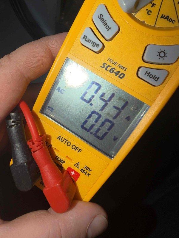 Completed heating maintenance club visit on air handler system. Performed electrical diagnostics using TRUE RMS clamp meter, recording voltage readings of 402.2V AC and verifying proper electrical parameters throughout the system. All measurements fell within acceptable operating ranges, confirming electrical components are functioning correctly for continued safe operation.