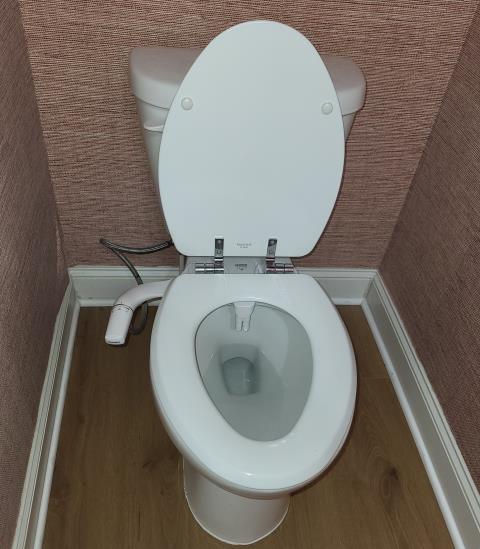 Customer had contacted us to reinstall their pedestal sink and toilet after they had new flooring installed. Once on site, we were able to properly reset the existing toilet with a new wax ring and supply line and reset the existing pedestal sink to complete customer's powder bath remodel. Customer had contacted us to reinstall their pedestal sink and toilet after they had new flooring installed. Once on site, we were able to properly reset the existing toilet with a new wax ring and supply line and reset the existing pedestal sink to complete customer's powder bath remodel.
