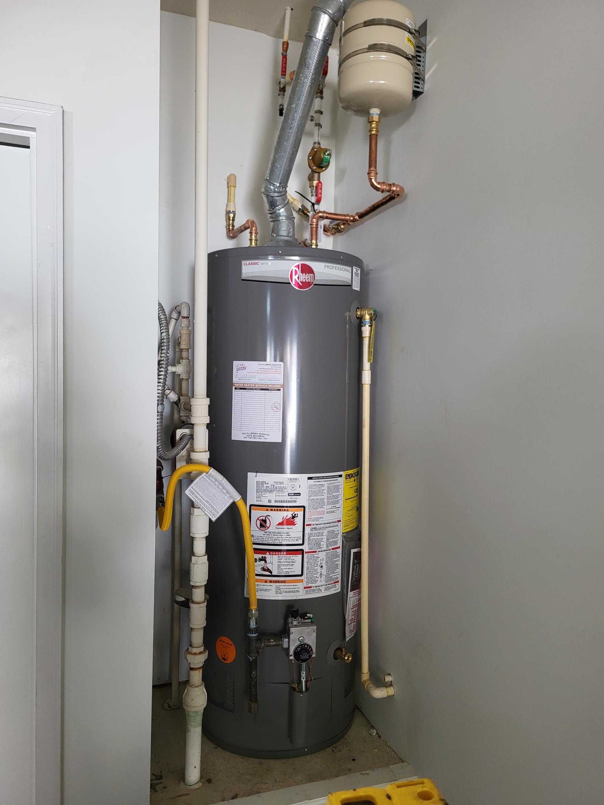 We came out to our customers residence to install a new gas Rheem 50 gallon water heater. The existing one was oudated and no longer functioning as intended. We successfully removed the old water heater and began the installation of the Rheem model. All gas and water connections were installed to code  and tested for proper operation. This new gas water heater now performs efficiently with faster recovery times and hot water availability throughout the residence.