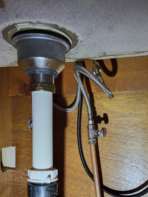 We responded to our customer to replace a customer supplied kitchen faucet and laundry faucet. Once onsite we removed the existing faucets and replaced them with the customer supplied faucets. After installing both fixtures we pressurized the lines,  checked all connections for any leaks and tested each faucet for proper operation.
