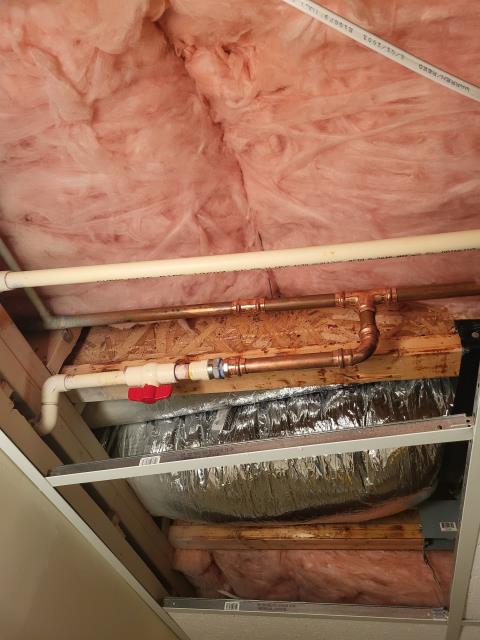 We were called out after our customer discovered a leak coming from a compression tee fitting on the water line. Upon arrival, after inspecting the area, we confirmed that the fitting had failed and was allowing water to escape around the connection. We removed the leaking compression tee and replaced it with new copper fittings and pipe. Once the repair was complete, we restored water pressure and tested the line for leaks.
