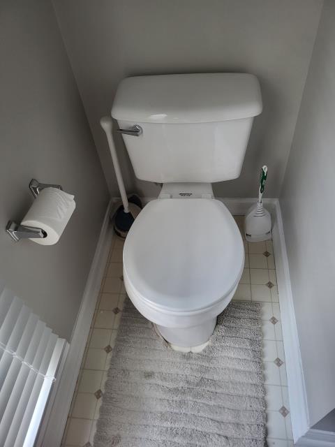 We responded to our customers home to remove the existing toilet and replace it with a new Kohler Cimarron equipped with a soft close seat. Once on site, we shut off the water at the angle stop, drained and disconnected the old toilet, and inspected the toilet flange and floor for any damage. We installed a new wax ring and flange bolts, set the Kohler Cimarron in place, torqued the closet bolts evenly to ensure a secure, level fit. After reconnecting the water supply and installing the soft close seat, we cycled the fill valve and ran multiple flushes to confirm proper flush performance and correct tank refill. We checked for leak free operation at the base, supply connection, and tank bolts, recaulked around the base, and cleaned the work area.