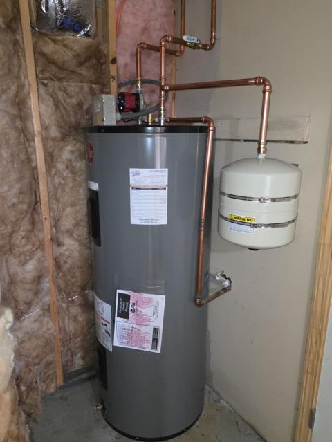 We responded to our customer in Temple, GA to upgrade their water heater for increased hot water capacity. We removed the existing 50 gallon water heater and installed a new 80 gallon water heater with a recirculating pump to provide faster and more consistent hot water throughout the home. Once the installation was completed, we restored water service and tested the system for proper, leak free operation.