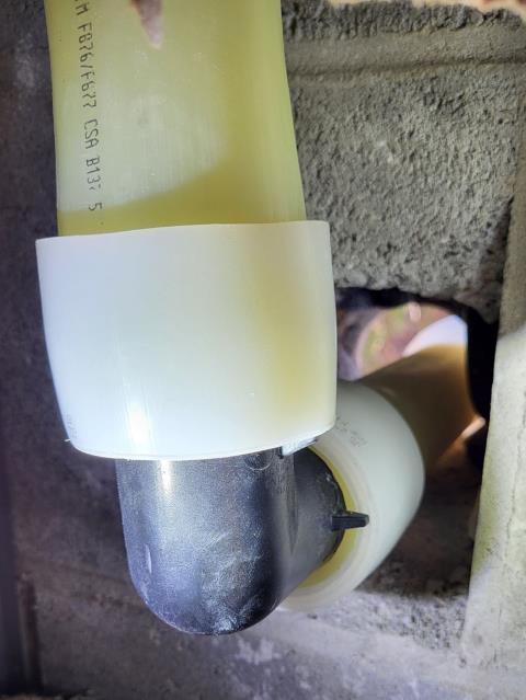 We responded to our customer in Acworth, GA after they reported washing machine valves not working properly and a tub and shower that were dripping. Upon inspection, we found the washer valves had failed and the shower issue was caused by a worn Moen cartridge. To resolve the problems, we replaced the washing machine box with new shutoff valves and installed a new Moen cartridge in the tub shower valve. After completing the repairs, we tested both fixtures for proper, leak free operation. Everything is now working correctly with no leaks or dripping.