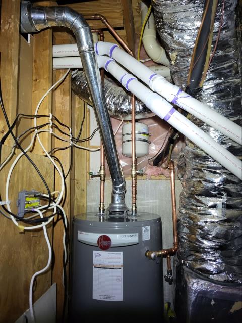 We responded to our customer in Alpharetta, GA to install a new Rheem 50 gallon gas water heater in the basement utility room. We removed the existing unit and installed the new water heater, ensuring all gas, water, and vent connections were properly secured. While on site, we also performed a tankless water heater descale and maintenance service to improve efficiency and extend the life of the unit. After completing the work, we tested both systems for proper operation and leak free performance. Everything is now functioning correctly and providing reliable hot water.