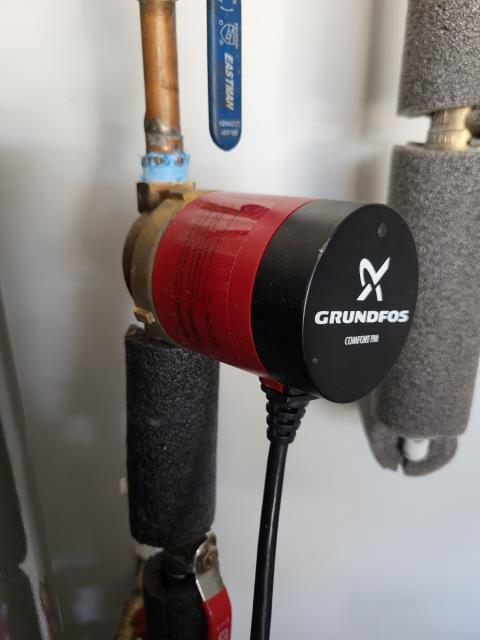 We responded to our customer in Acworth, GA after they reported issues with their hot water recirculation system and a leaking bathtub downstairs. Upon inspection, we found the recirculation pump was no longer functioning properly and will provide an estimate for replacement. We also replaced the bathtub cartridge to stop the leak and restore proper water control. After completing the repair, we tested the tub for proper, leak free operation. The bathtub leak has been resolved and pump replacement options have been provided.