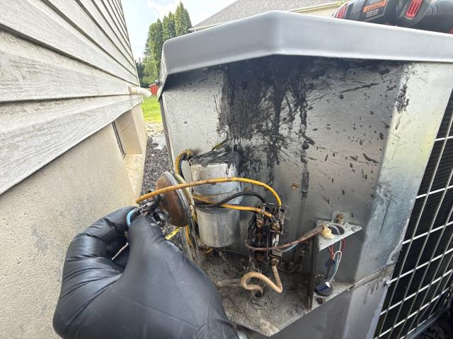 Completed AC service in Warrington, PA 18976. The condenser fan motor and capacitor both failed. Performed replacement, ran a full system test, and restored reliable cooling.