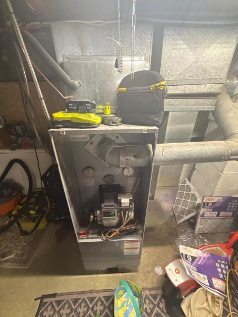 Just finished an AC service call in Warminster, PA 18974. The Goodman unit wasn’t holding temperature, struggling to drop below 79°F. We completed a dual secondary voltage control replacement and a deep condenser coil cleaning. Cooling restored for another Bucks County neighbor.