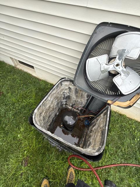 Just finished an AC service call in Warminster, PA 18974. The Goodman unit wasn’t holding temperature, struggling to drop below 79°F. We completed a dual secondary voltage control replacement and a deep condenser coil cleaning. Cooling restored for another Bucks County neighbor.