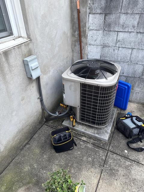 Completed an HVAC repair in Philadelphia, PA 19146 for a rental property where the system wouldn’t start after a new thermostat was installed. Diagnosis revealed a blown fuse in the furnace. Replaced the fuse and confirmed the system is back up and running. Another Philly home ready for comfort.