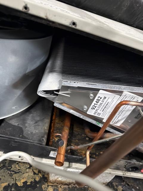 Completed indoor coil replacement on a Gibson heat pump system in Warminster, PA 18974. Installed a new coil with a metering device, filter dryer, and performed a full refrigerant recharge and system optimization. Applied AC Renew Solution for added efficiency and verified proper pressures and airflow. System restored to peak performance and backed by a 1-year parts and labor warranty.