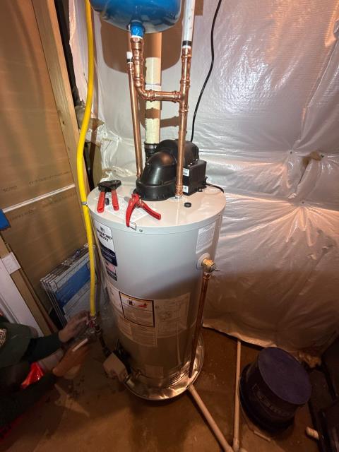 Installed a 50-gallon power-vented Bradford White water heater in Warminster, PA 18974. Added a new expansion tank and pan, connected the pan to the drain, and tested the system. Installation includes a 6-year parts and labor warranty, ensuring safe and reliable hot water for the home.