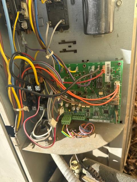 Responded to an HVAC service call in Bryn Athyn, PA 19006 for the upstairs system, a 2009 unit. Customer reported a ‘system malfunction’ error on the thermostat. On a previous visit, lint buildup from the dryer vent had been impacting the unit and required a deep outdoor system coil cleaning. Performed a diagnostic inspection today and provided recommendations to address the issue and restore reliable operation.