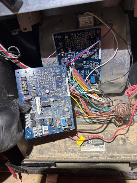 Responded to a no-heat call in Warminster, PA 18974. The furnace’s control board had failed in heating mode, so we replaced the board, installed a new air filter, and confirmed safe operation. Another neighbor’s home is warm and ready for winter nights.