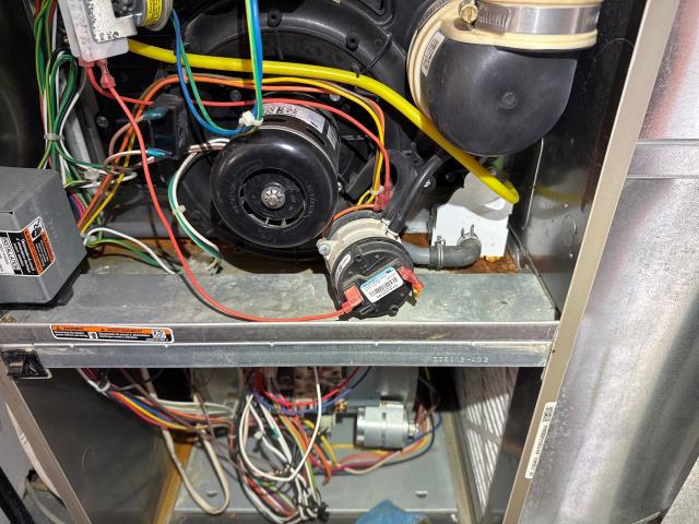 Responded to a no-heat call in Feasterville, PA 19053. The customer’s Payne furnace had a faulty flame sensor. We replaced the sensor, tested ignition, and restored safe, reliable heat. Another warm home ready for winter.