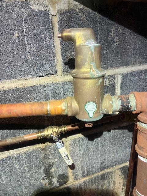 Just wrapped up a boiler service in Hatboro, PA 19040, which included replacing the auto feeder with a proper backflow assembly and installing a fresh low-water cut-off. Verified the boiler’s performance after the work. The heating system is ready for reliable use.