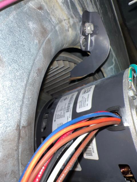 Responded to an ac not cooling call in philadelphia, pa 19146. The homeowner’s goodman high-efficiency heat pump wasn’t responding to thermostat commands—found a detached blower wheel leg that damaged both the motor and wheel. Recommended replacement of parts and chemical cleaning of the outdoor condenser to restore full system performance. Responded to an ac not cooling call in philadelphia, pa 19146. The homeowner’s goodman high-efficiency heat pump wasn’t responding to thermostat commands—found a detached blower wheel leg that damaged both the motor and wheel. Recommended replacement of parts and chemical cleaning of the outdoor condenser to restore full system performance.