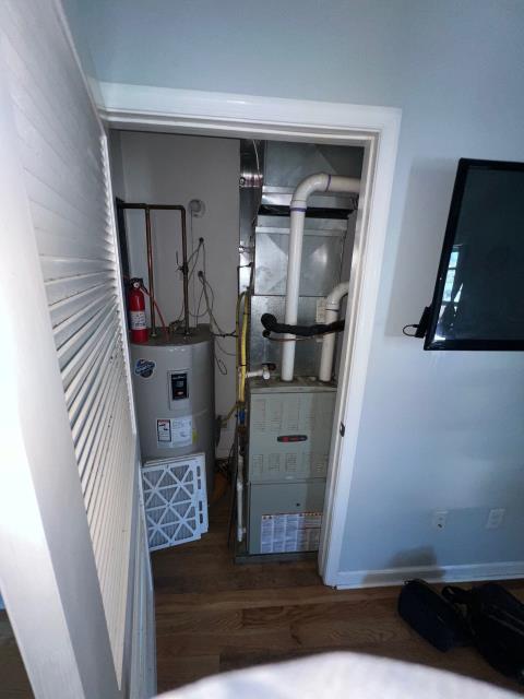 Completed a diagnostic visit to a no-cooling call in philadelphia, pa 19133, where the central air stopped blowing after running all day. Found both outdoor disconnects open, one missing its pull-out switch and cover with exposed wires—a safety concern since children were nearby. Will replace the faulty disconnect and secure both units before completing full system diagnostics.