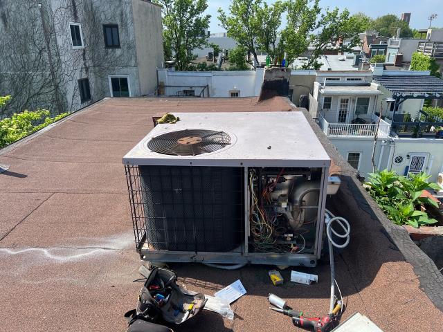 Wrapped up a service to a no-cooling call in philadelphia, pa 19146, where the apartment temperature kept rising despite the thermostat being set to 60°f. Accessed the rooftop ac units and performed a dual secondary voltage control service to correct the issue. The system is now running properly and ready to keep the apartment cool as summer approaches.