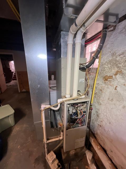 Responded to a thermostat issue in philadelphia, pa 19143, where the system wasn’t regulating temperature correctly after a recent power outage. Found the outdoor condenser coil dirty, the system undercharged with refrigerant, and a weak compressor capacitor. Cleaned the coil, recharged the system, and replaced the capacitor — restoring accurate cooling and reliable thermostat performance.