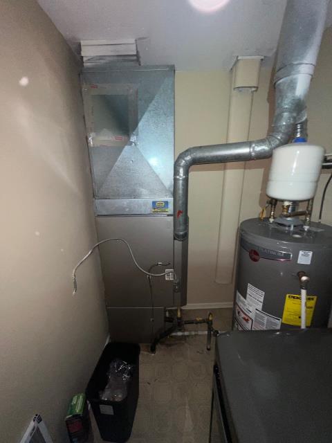 Responded to an AC not turning on in Newtown, PA 18940, where the thermostat’s cool setting was blinking. This was the homeowner’s first issue since purchasing the house last year. Performed dual secondary voltage control service and installed a compressor saver/start assist. The system is now starting smoothly and cooling properly.