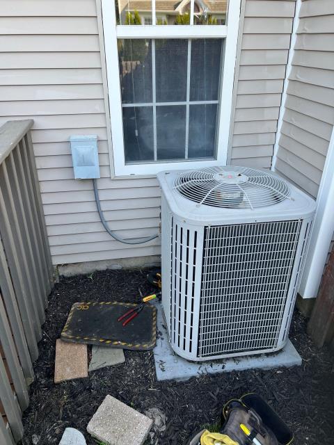 Responded to an AC not turning on in Newtown, PA 18940, where the thermostat’s cool setting was blinking. This was the homeowner’s first issue since purchasing the house last year. Performed dual secondary voltage control service and installed a compressor saver/start assist. The system is now starting smoothly and cooling properly.