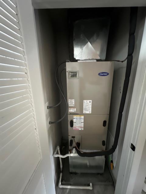 Responded to a service call at a rental property in philadelphia, pa 19121, where the carrier hvac system wasn’t working properly. Inspected the system and provided a proposal before proceeding with repairs. Performed a dual secondary voltage control service—system now operating reliably and delivering consistent cooling.