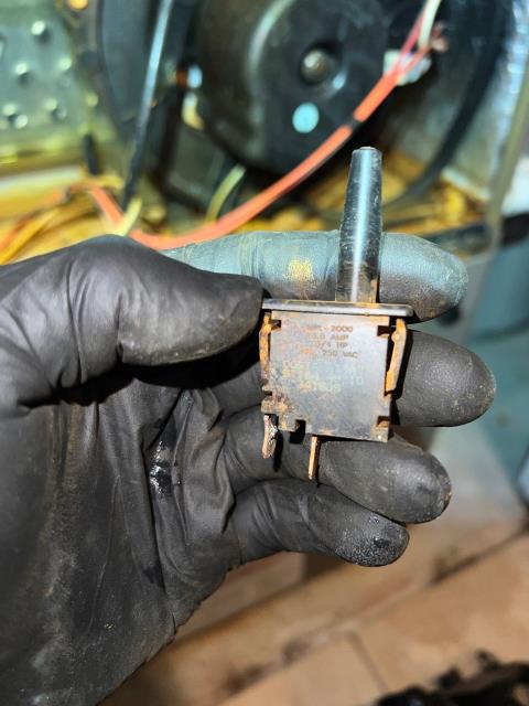 Responded to a no-cooling call in philadelphia, pa 19146 after the tenant reported the ac still wasn’t working even after changing the filter. Found the electrical switch for the heater had failed due to corrosion, and the furnace was heavily rusted. Recommended replacement options to restore safe and reliable operation.