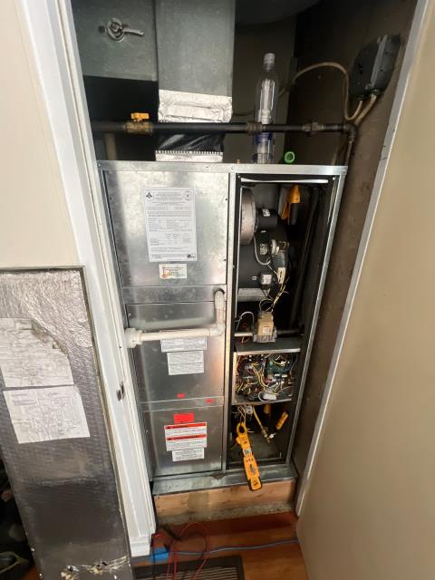 Completed seasonal tune-up for a club member in philadelphia, pa 19107. During inspection, found the system slightly undercharged with refrigerant. Completed r-410a system recharge service – first pound and verified proper cooling operation. The system is now running efficiently and ready for the warmer days ahead.