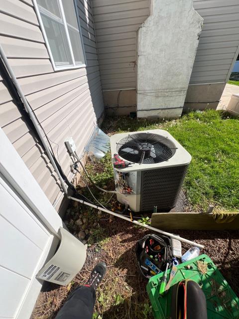 Completed fall maintenance for a Comfort Club member in Warminster, PA 18974. Inspected and cleaned the heating system to ensure safe, efficient performance ahead of the colder months. Another loyal member ready for dependable warmth all season long.
