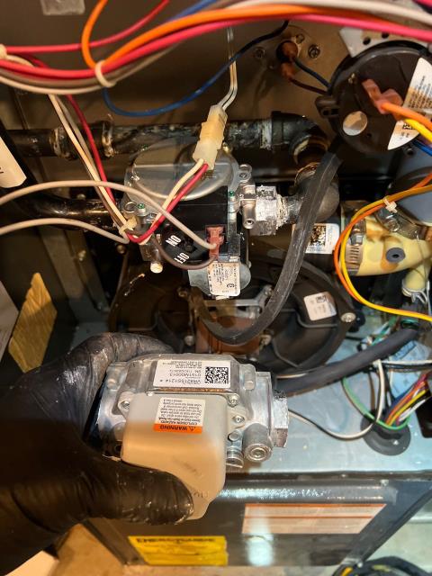 Responded to a central heater repair in philadelphia, pa 19147. The main-floor unit wasn’t producing heat despite the thermostat being set correctly. We diagnosed a failed gas valve, replaced it, and installed a new air filter. The system is now heating properly, keeping the home warm and comfortable as temperatures drop.