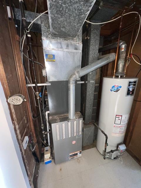 Just wrapped up an annual maintenance tune-up on a Goodman HVAC system for a club member in Warminster, PA 18974. Checked filters, inspected controls, and verified heating efficiency. Regular tune-ups help our Comfort Club Members save energy and avoid breakdowns during the cold months.