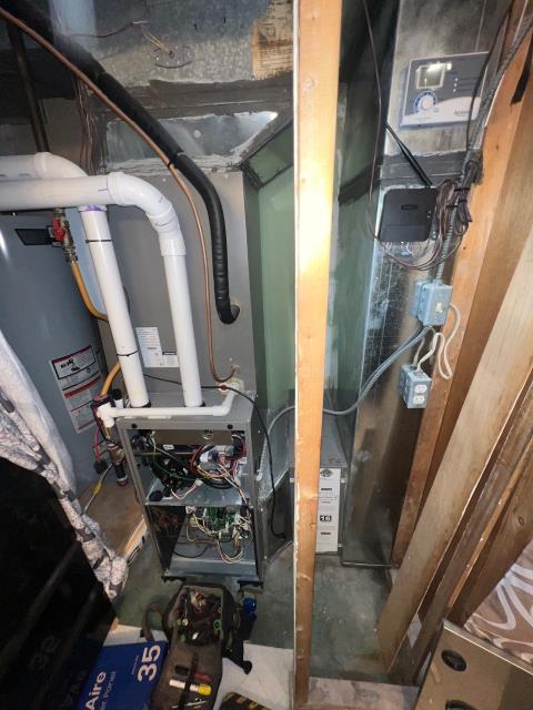 Performed a 21-point heating tune-up on a lennox system for a homeowner in philadelphia, pa 19152. We inspected the heat exchanger, cleaned burners, checked safety controls, and verified airflow to keep the system running safely and efficiently. Regular maintenance like this helps homeowners avoid unexpected furnace breakdowns during the cold philly winter.