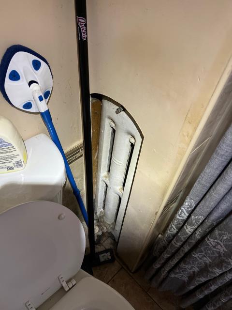 Visited a home in philadelphia, pa 19138 after tenants reported their bathroom radiator was cold and not heating. Found trapped air in the heating lines and a faulty pressure gauge preventing proper circulation. Performed radiator bleeding throughout the single-system home to restore full heat and efficiency. Another philly property ready for winter comfort.