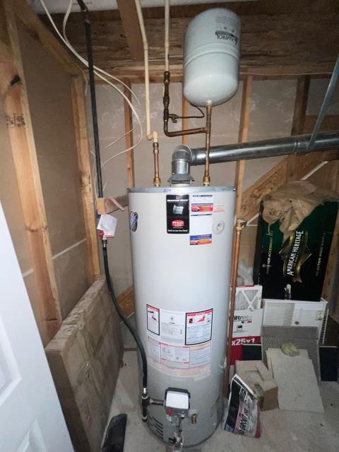 Performed annual heating maintenance for a Comfort Club member in Newtown, PA 18940. We serviced their Bradford White water heater, inspected the Aprilaire humidifier, and checked the Carrier AC to ensure it’s ready for the spring season. The system is operating safely and efficiently—another homeowner prepared for a comfortable winter ahead.