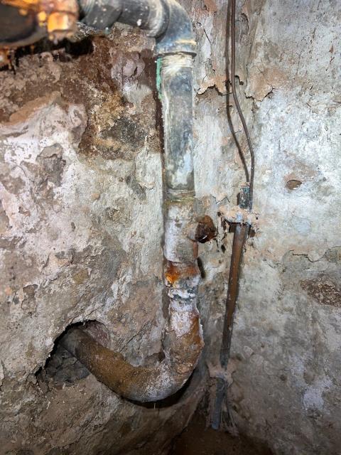 Just wrapped up maintenance on a heating system in philadelphia, pa 19124 after discovering a broken pipe. Drained the water from the system and restarted it to ensure it operates safely and efficiently, with instructions provided to avoid letting the system sit unused for long periods. The furnace is now ready for reliable operation throughout the winter season.