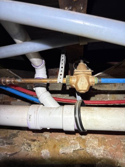 Wrapped up a diagnostic visit at a multi-unit property in Philadelphia, PA 19124 to check an issue affecting the building’s boiler system. During inspection, we found that the pressure regulator supplying all four boilers had failed, preventing proper system operation and refilling. We explained the situation to the property manager and proposed replacing the faulty regulator to restore full heating function.