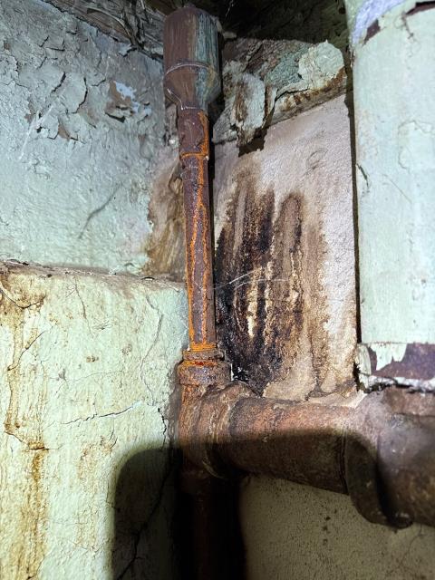 Responded to a no-heat call in Philadelphia, PA 19143. The customer’s boiler had a broken automatic feeder and required replacement of the low water cut-off and water sensor to restore safe operation. While on-site, we performed a full chemical cleaning and routine maintenance to remove scale and ensure optimal system efficiency. After completing the work, we verified proper boiler operation and confirmed the heating system was fully restored, providing safe and reliable warmth for the home.