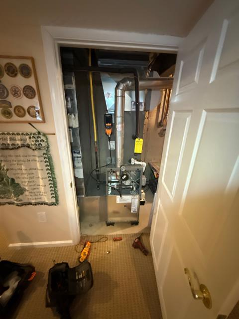 Just wrapped up an annual heating tune-up for a homeowner in Warminster, PA 18974, who responded to our $59 postcard offer. The gas furnace, approximately 7 years old and located in the basement, was inspected, cleaned, and tested as part of routine maintenance. Everything is operating efficiently and safely, ensuring reliable heating for the season and continuing the home’s yearly maintenance schedule.