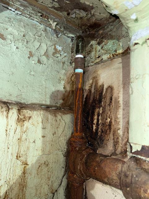 Performed a comprehensive steam boiler service at a customer’s home in Philadelphia, PA 19143. The work included flushing and cleaning the boiler to remove sludge and sediment, replacing the 24V electronic low water cutoff, installing a new glass water gauge assembly, and upgrading the main steam air vent for improved heat distribution. After completing all component replacements, we ran the system through a full heating cycle, verified proper water levels and venting, and confirmed safe, efficient operation. The homeowner was pleased with the restored performance and reliability of their heating system.