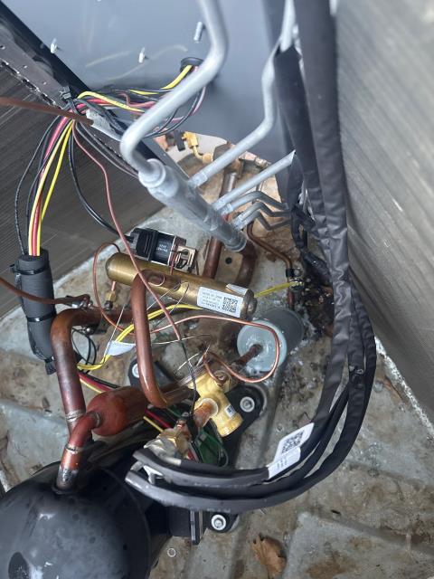 Wrapped up a heat pump repair service in Hatboro, PA 19040, completing an outdoor TXV replacement under warranty and restoring proper refrigerant operation. Recovered and evacuated the system, recharged it with the correct amount of R410A, and completed pressure testing, leak verification, and full system startup with performance and safety checks. The system was commissioned successfully, operating within specifications, and backed by a 1-year labor warranty for added peace of mind.