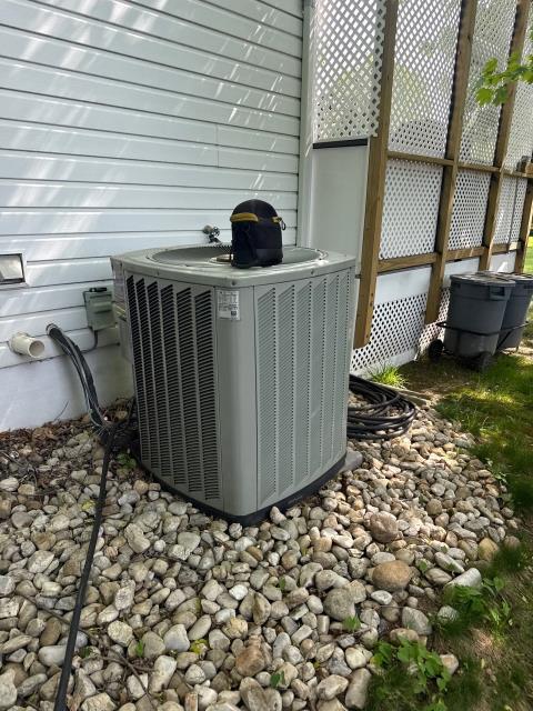 We performed a spring maintenance check on an older electric hvac system using a seasonal coupon. Our technician inspected all components, tested cooling performance, and found everything in good working order. The system is ready for the season. We performed a spring maintenance check on an older electric hvac system using a seasonal coupon. Our technician inspected all components, tested cooling performance, and found everything in good working order. The system is ready for the season.