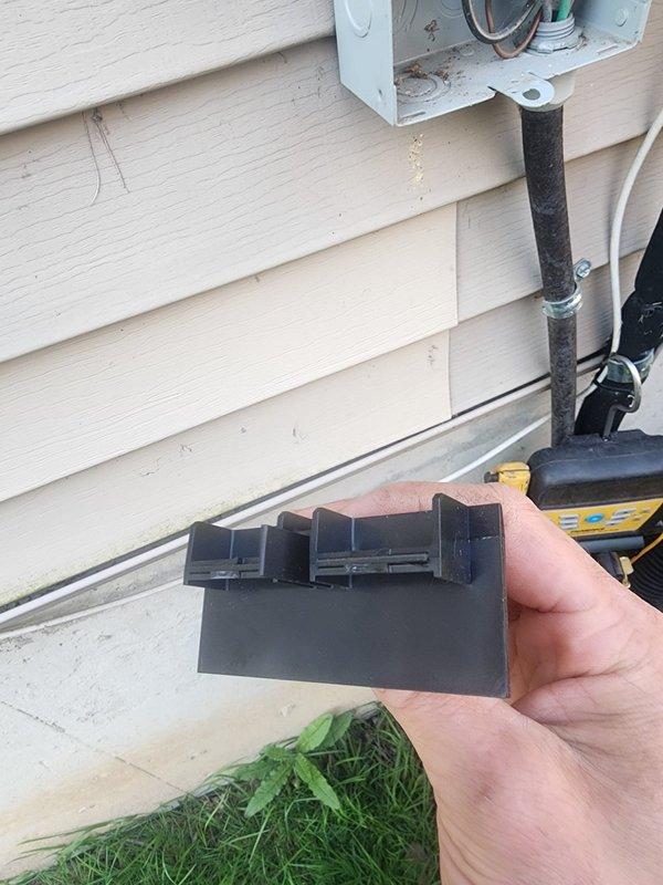 Completed scheduled air conditioning maintenance on residential cooling system. Used refrigerant manifold gauges to measure and verify system pressures and temperatures across all operational parameters, confirming proper refrigerant charge and system performance. Inspected and serviced outdoor condensing unit components, including electrical connections and line set connections at exterior service location.