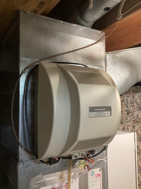 Provided estimate for replacement of 25-year-old non-operational air conditioning system. Unit has reached end of serviceable life and requires full replacement. Coordinated estimate appointment ahead of scheduled service call due to equipment age and failure to operate.