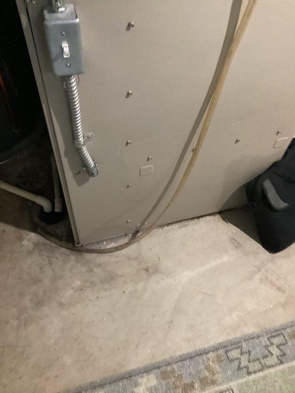 Provided estimate for replacement of 25-year-old non-operational air conditioning system. Unit has reached end of serviceable life and requires full replacement. Coordinated estimate appointment ahead of scheduled service call due to equipment age and failure to operate.