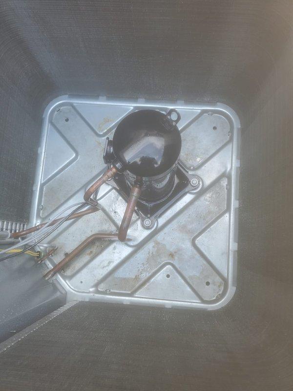 Completed comprehensive cooling season maintenance on 3-5 ton air conditioning system under Worry Free Service Agreement. Inspected condensing unit with compressor assembly and refrigerant lines, confirming proper mechanical condition and copper tubing connections. Evaluated evaporator coil assembly with aluminum fin array, verified clean condition of heat exchanger surfaces, and confirmed proper drainage system operation with condensate pan functioning correctly.