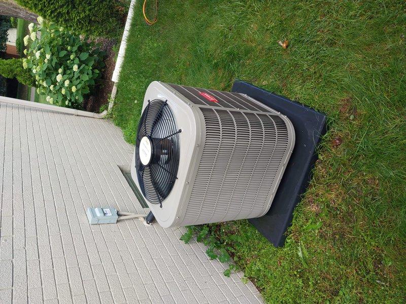 Completed preventive maintenance on residential outdoor air conditioning condenser unit. Performed comprehensive system inspection, verified proper operation of fan motor and compressor, cleaned condenser coils, checked refrigerant levels, and tested electrical connections. Unit operating within normal parameters with no issues identified.