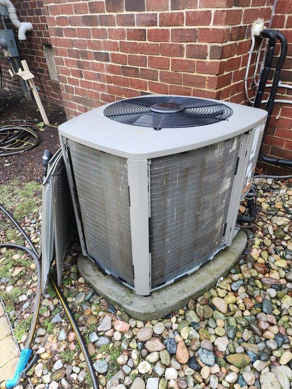Completed routine preventive maintenance on residential air conditioning system under Worry Free Service Agreement. Performed comprehensive inspection of outdoor condenser unit, verified proper operation of all components, and ensured system is ready for peak cooling season performance.