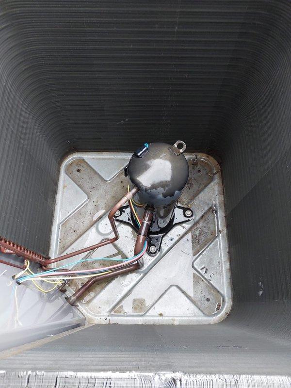 Responded to service call for condensation leak issue and performed complete air conditioning maintenance. Inspected outdoor condenser unit, verified heat exchanger fins for proper alignment and airflow, and checked internal components including compressor, refrigerant lines, and electrical connections. Cleaned accumulated dirt and debris from condenser coils, confirmed proper drainage from condensate system, and verified all mechanical and electrical components operating within normal parameters.